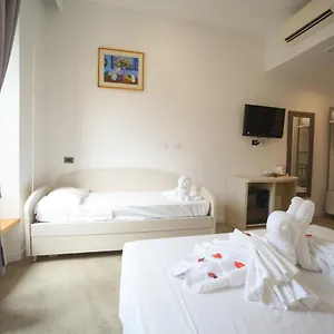 3* Oda ve Kahvaltı Romerooms