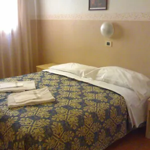 ** Otel Ariston İtalya